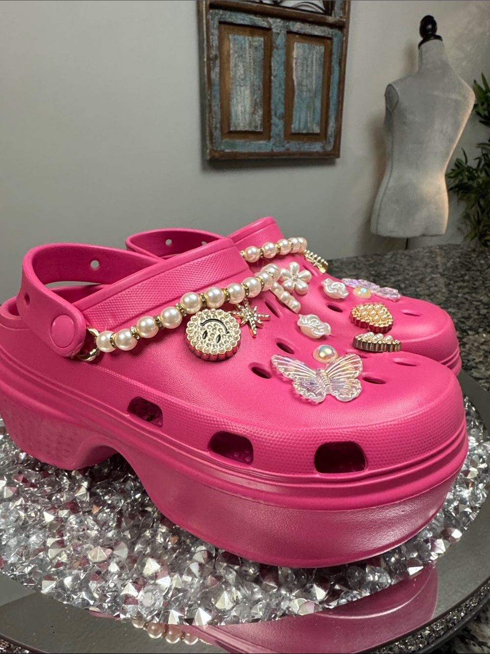 Rouge Helium Fuchsia Jeweled Pearl-Trim Clog Slides NWOT - Picture 6 of 10